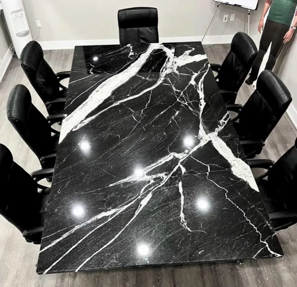 Mesa de reunião em Granito Maiori